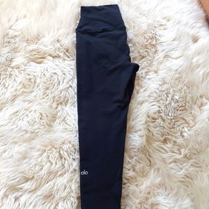 Alo Yoga Pants—High-waisted Airbrush Legging